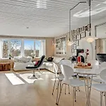 Tatil Evi Gorgeous In With Kitchen Rønde
