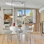Gorgeous In With Kitchen Rønde