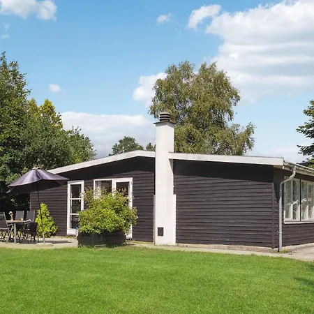 Holiday home Gorgeous In With Kitchen