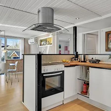 Gorgeous In With Kitchen بيت للعطل Rønde