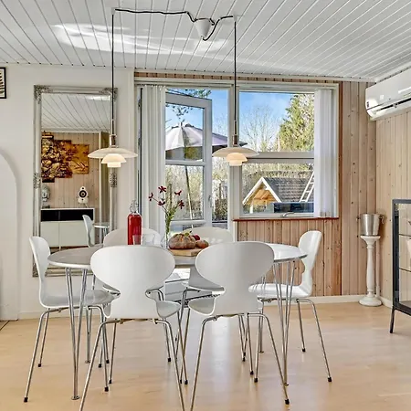 Gorgeous In With Kitchen Rønde