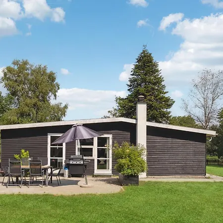 Gorgeous In With Kitchen Holiday home *
