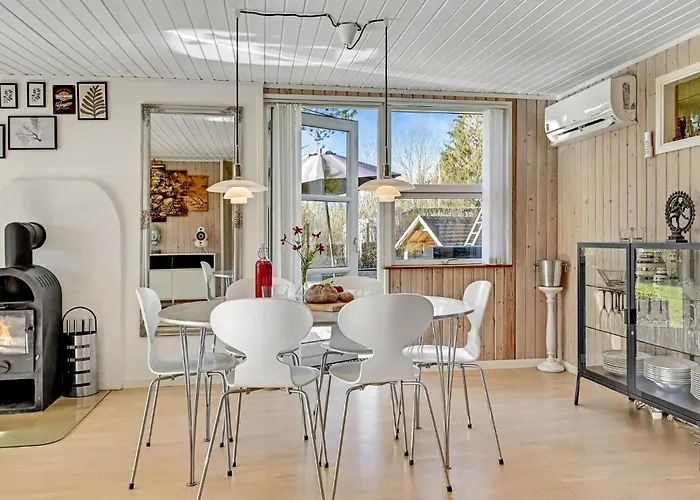 Gorgeous In With Kitchen Rønde